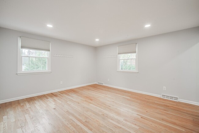 Building Photo - 810 Frank Smith Rd