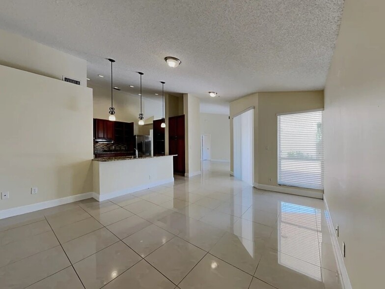 Building Photo - 10162 Aspen Way