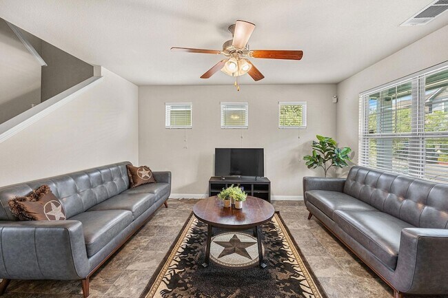 Building Photo - 4520 Graceful Ln