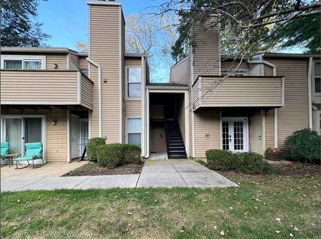 Primary Photo - Lovely 2 BR/1 BA Condo in Columbia!