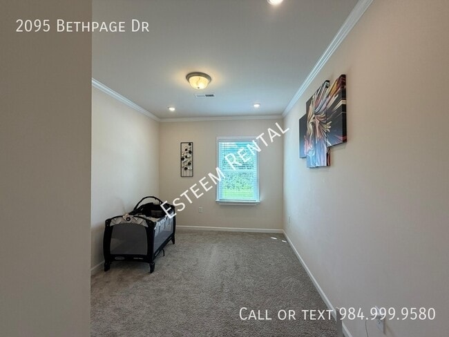 Building Photo - 2095 Bethpage Dr