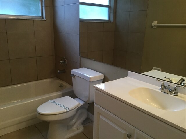 Building Photo - 15920 Lake Orienta Ct