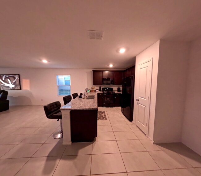 Building Photo - 2708 Starwater Dr