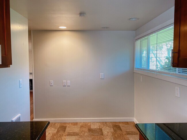 Building Photo - House -- Ravenna