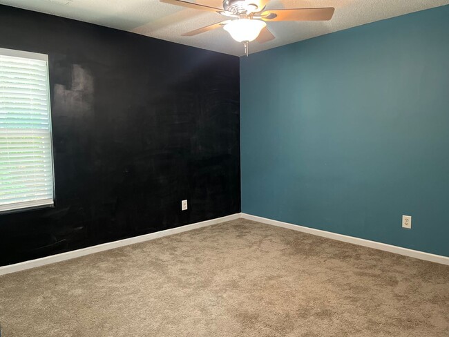 Building Photo - Spacious 2 Story Home In Raleigh, Availabl...