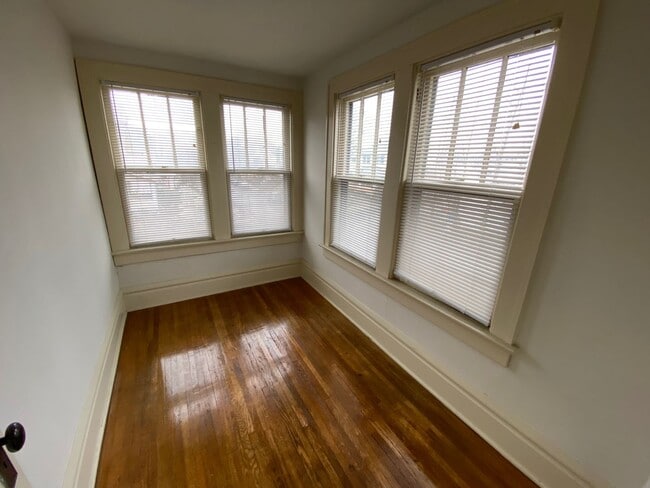 Building Photo - Indianola Ave 2777-2779 LAMT