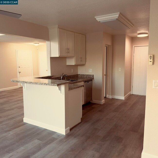 Building Photo - 202 Almondtree Ln