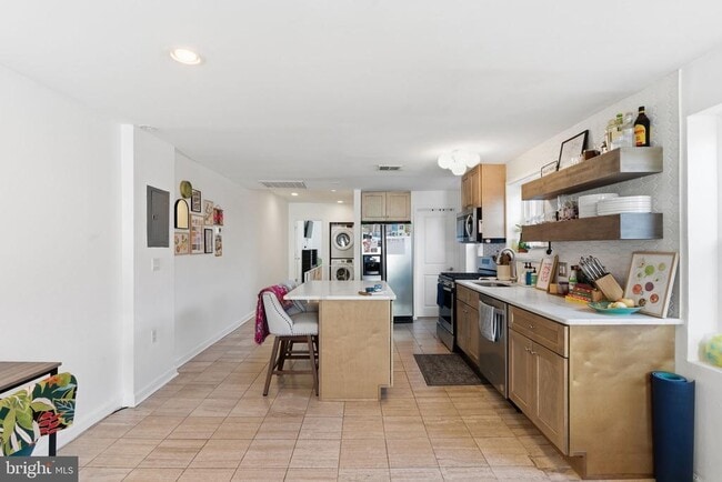 Building Photo - 2403 Fairmount Ave