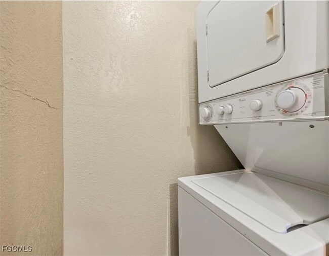 Building Photo - 3419 Winkler Ave