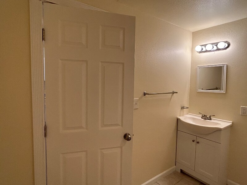 Building Photo - 16840 Bell Ave