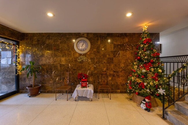 Building Photo - 131-11 Kew Gardens Rd