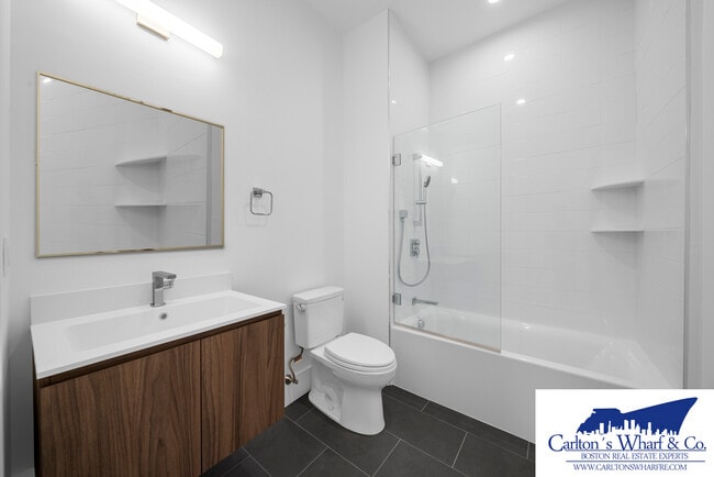 Building Photo - 218 Old Colony Ave