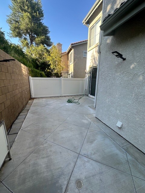 Building Photo - 25411 Calcutta Pass Ln