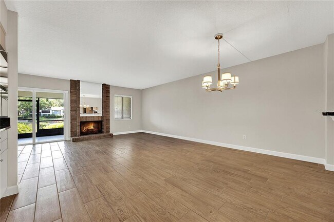 Building Photo - 2 Escondido Cir