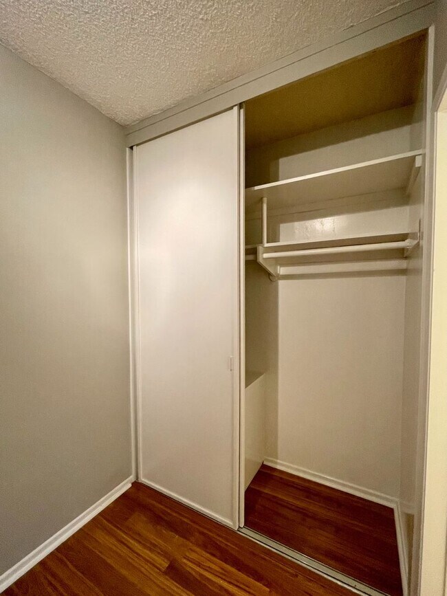 Building Photo - 2 Bedroom, 2 Bath Condo Blocks to the Beach, Pet Friendly, Sunset Views, Parking!