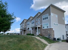 Building Photo - 301 SE 11th St