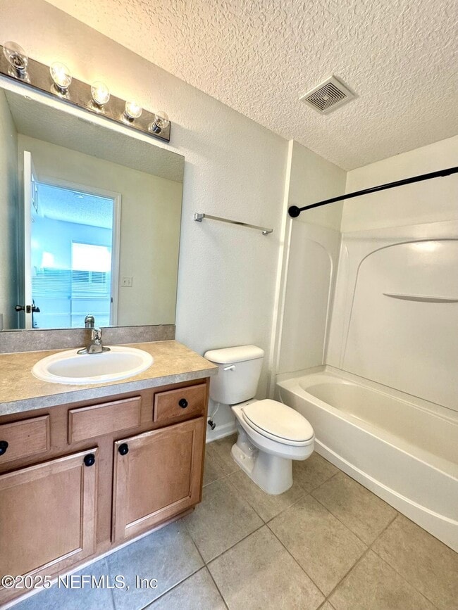 Building Photo - 1500 Calming Water Dr