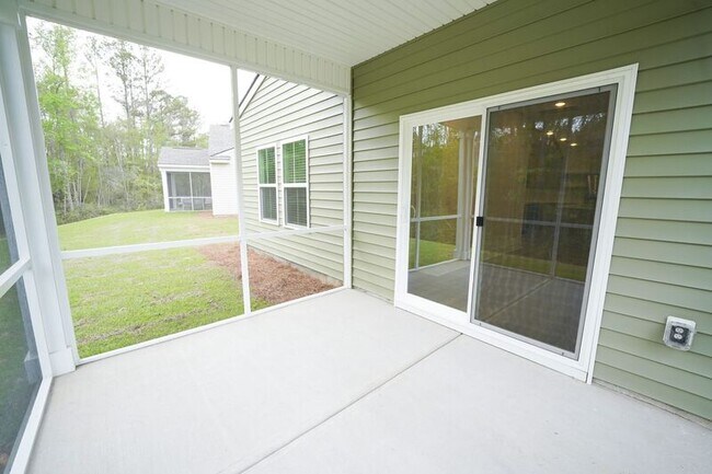 Building Photo - 128 Kingswood Cir