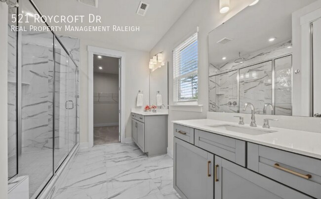 Building Photo - 521 Roycroft Dr