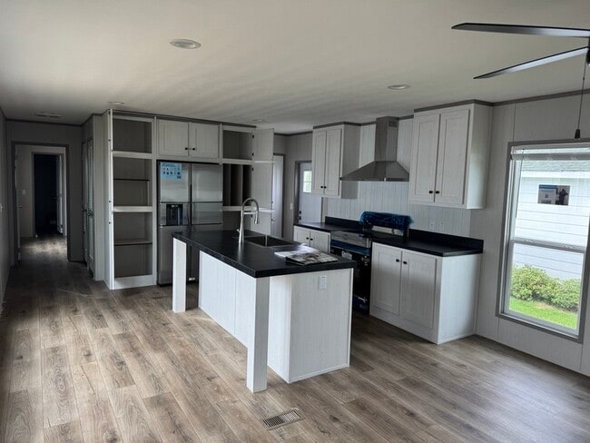 Building Photo - 5108 Caicos Calle