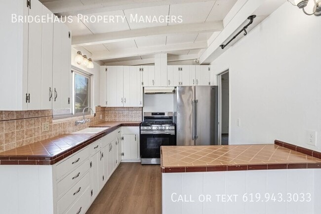 Building Photo - 7562 Zemco Dr