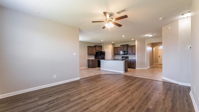 Building Photo - 1000 Meadow Scape Dr