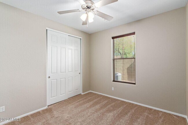 Building Photo - 15465 W Glenrosa Ave