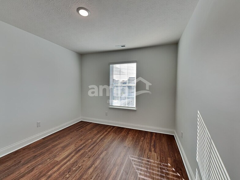 Building Photo - 8453 Northpoint Dr