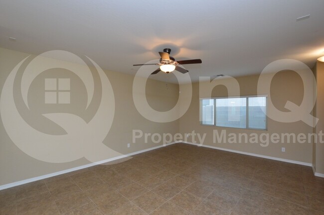 Building Photo - 40937 N Linden St
