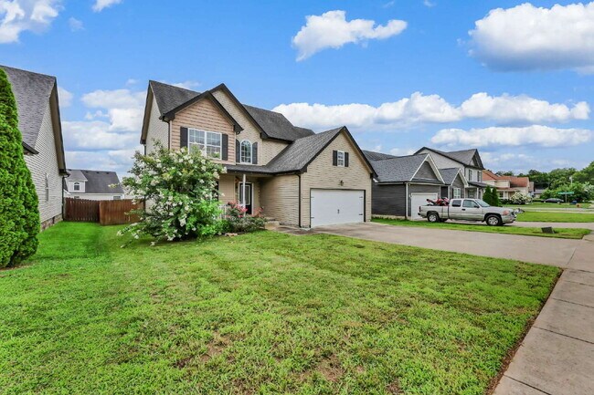 Building Photo - Wonderful 2-story home close to Ft. Campbell