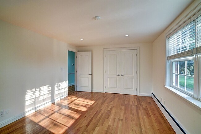 Building Photo - 3 Tara Dr