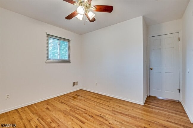 Building Photo - 18 Van Buren Ave