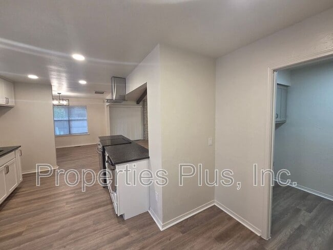 Building Photo - 11612 S 100th E Ave