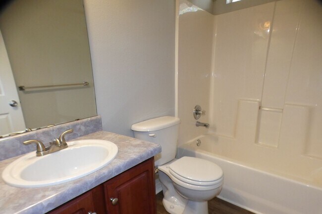 Building Photo - 4-Bedroom Home On Cul-De-Sac