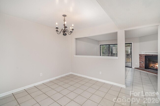 Building Photo - 8005 Horse Chestnut Ln