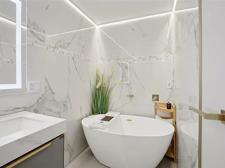 Building Photo - 665 Eastpointe Pky