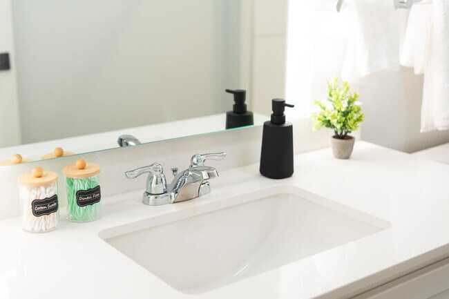 Building Photo - 4225 N 32nd Pl