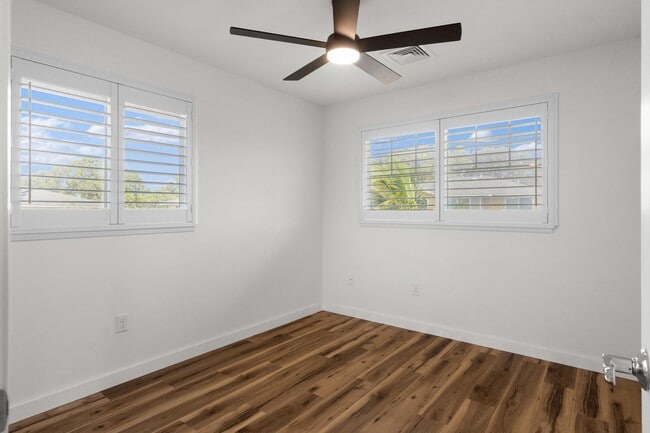 Building Photo - Stunning Ewa Beach 3BR Home with Solar, Huge Fenced Yard & Upgraded Interior
