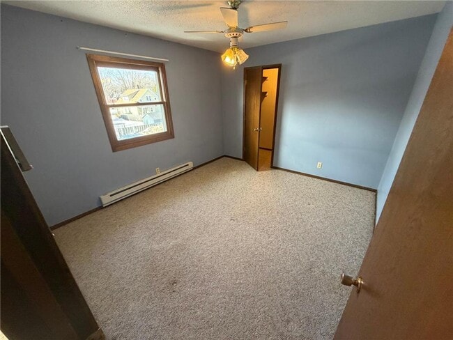 Building Photo - 706 1st St S