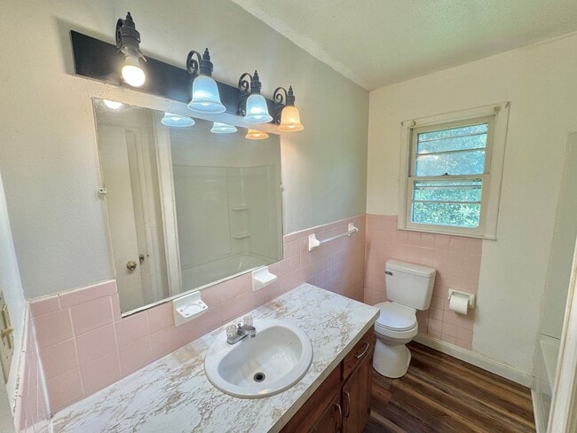 Building Photo - Rural Statesville - 3BR/1BA + Carport & Fu...