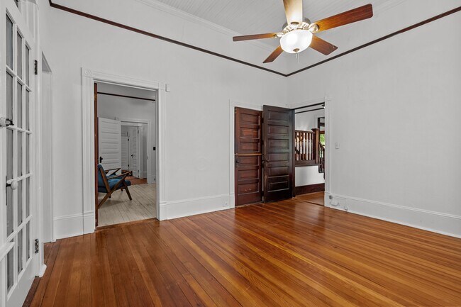 Building Photo - 802 N Poplar St