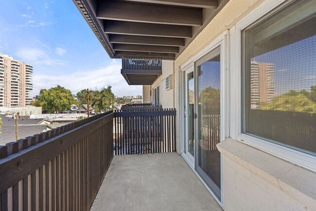 Building Photo - Condo with Mountain Views Near Wash Park &...