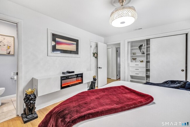 Building Photo - 110 Grenelle St