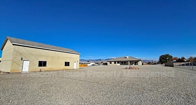 Building Photo - 3580 Prairie Ave