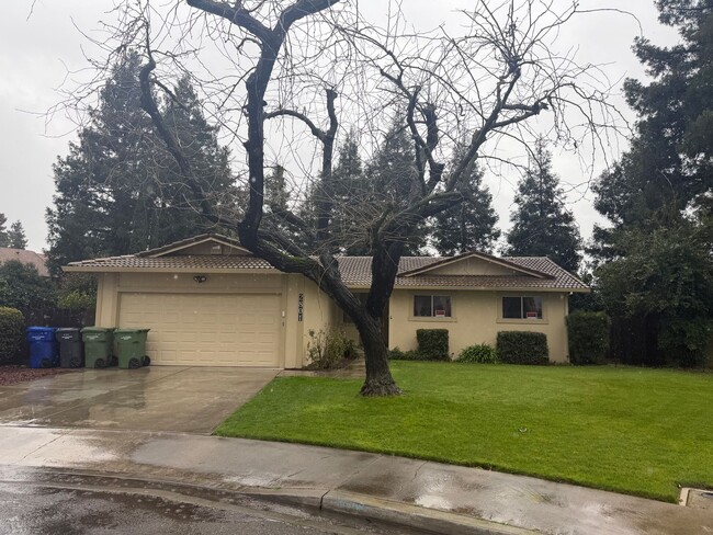 Building Photo - Great 3 bedroom 2 bath home some utilities included