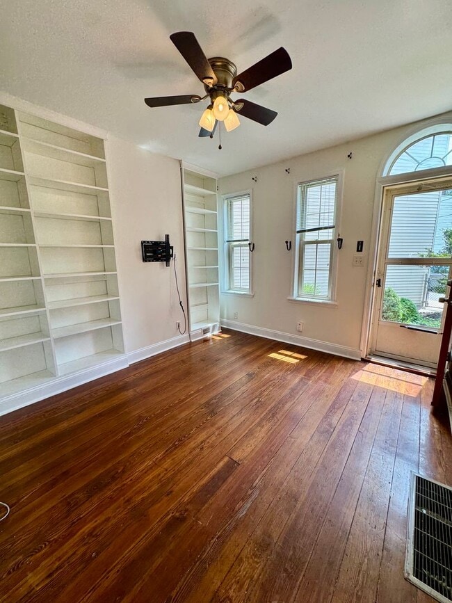 Building Photo - Charming 2-Bedroom Home in Fishtown/Olde R...