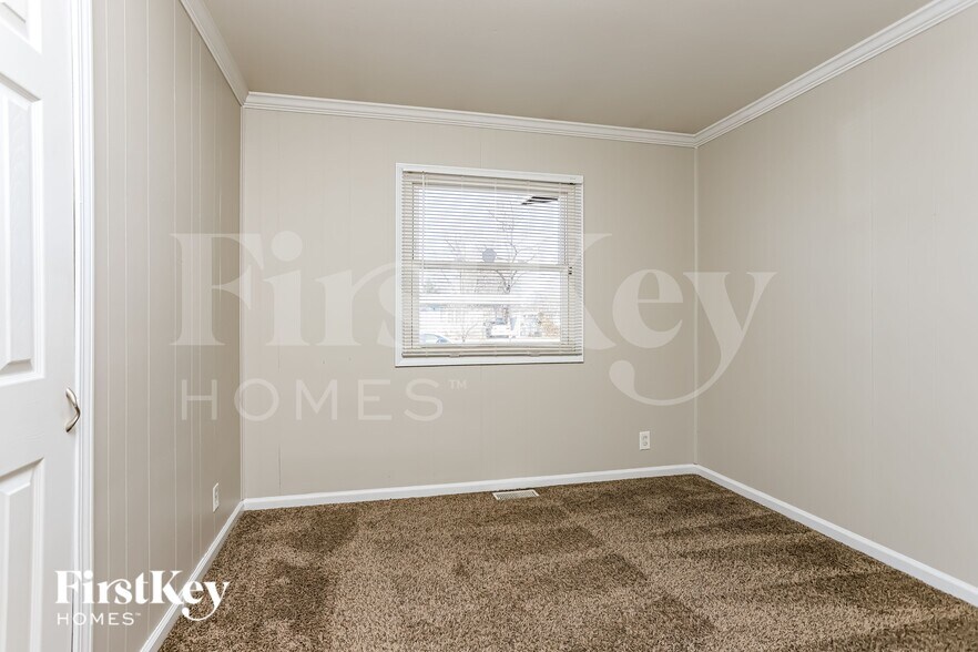 Building Photo - 2170 Flight Dr