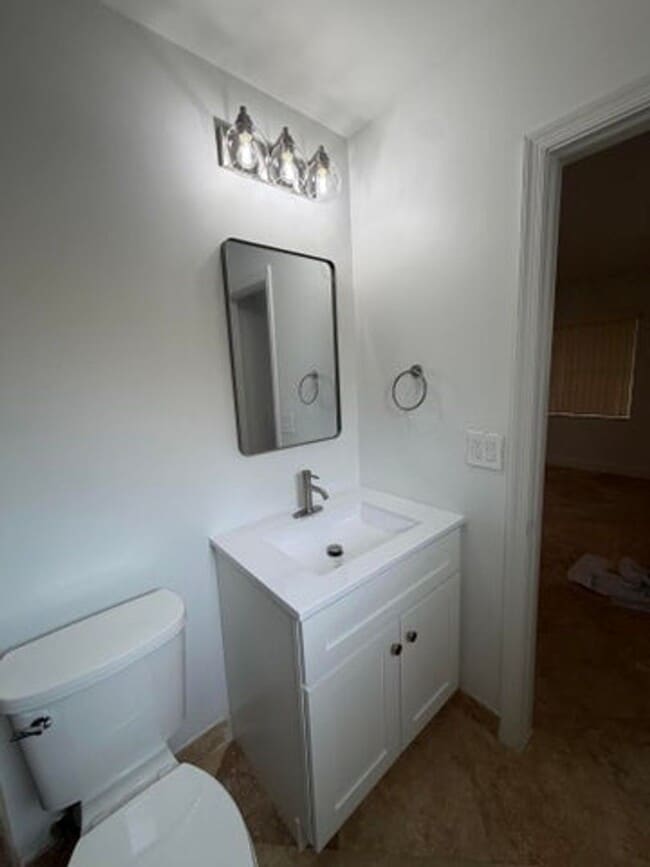 Building Photo - 9209 Southampton Pl