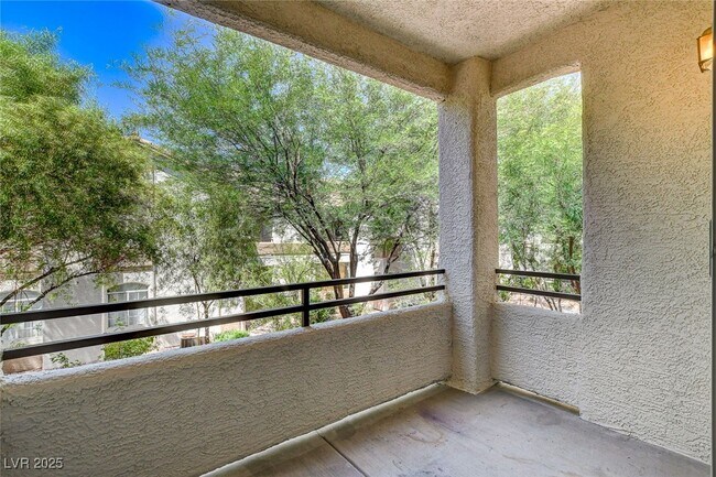 Building Photo - 1830 N Buffalo Dr