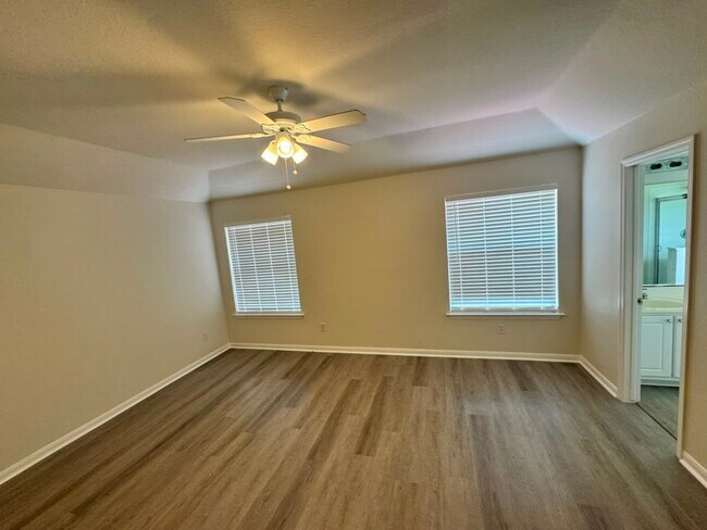 Building Photo - 2110 Ridge Wood Ln